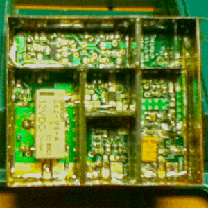 PCB üzerindeki cips / işlemci / bileşen arasındaki elektromanyetik paraziti önleyen 1600 Serisi Sabit PCB koruması